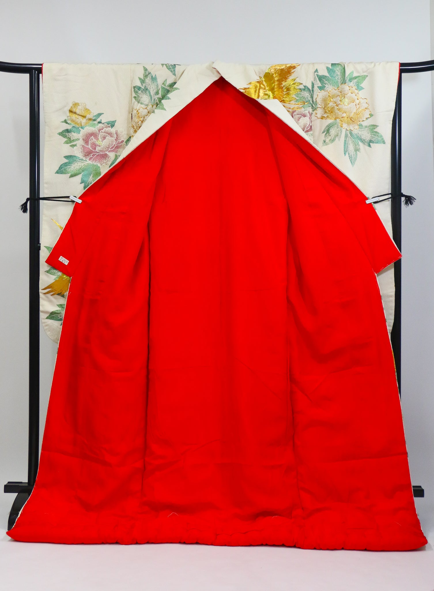 Bridal Uchikake – Gold Cranes & Peony Pattern / 白打掛 金鶴×牡丹 Traditional Japanese Wedding Kimono / 花嫁衣裳 打掛◆twu717