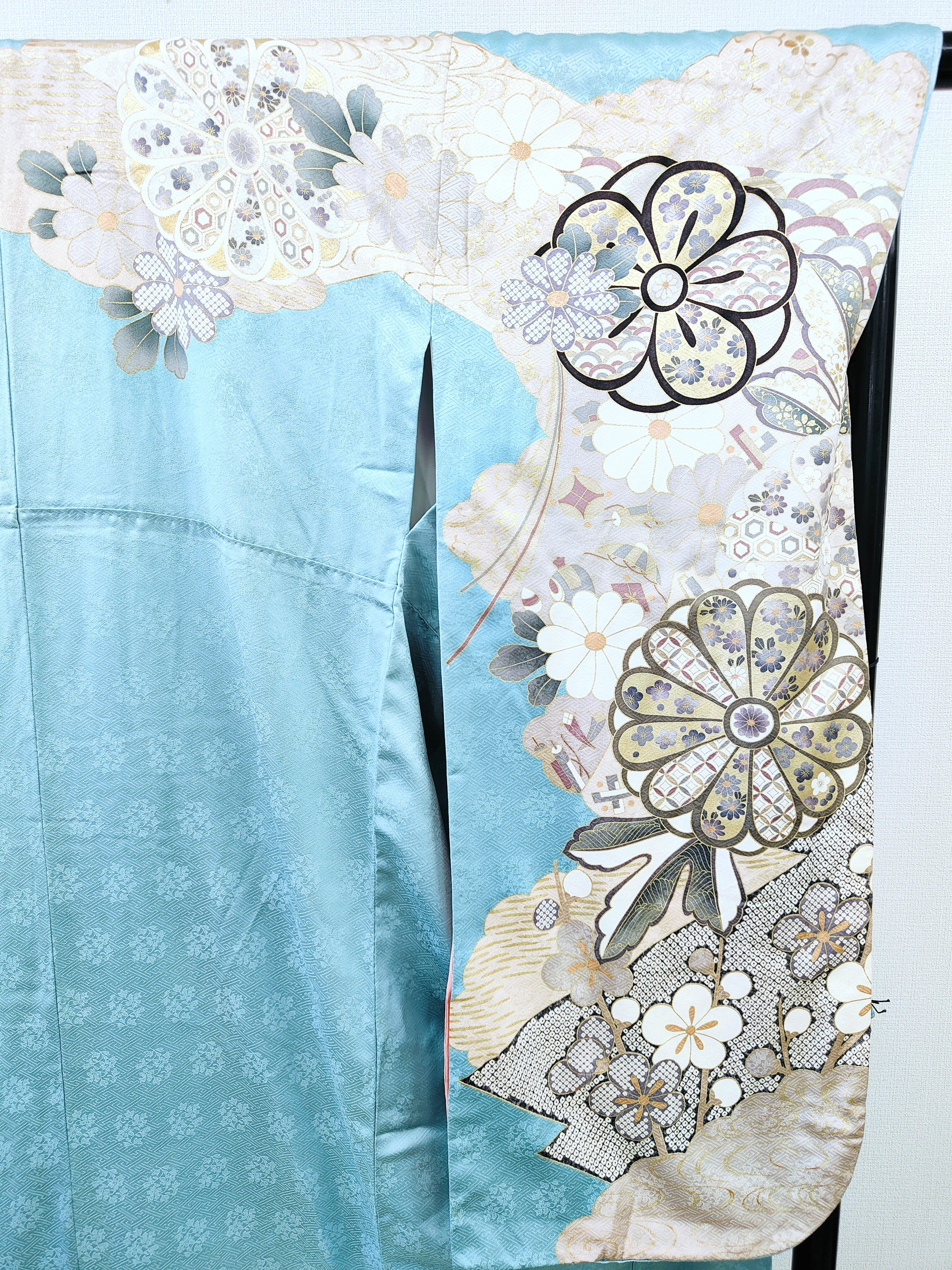 ◆KWF009 引き振袖 金銀箔 花嫁衣装 結婚式 豪華  刺繍 婚礼 ウエディング 古着