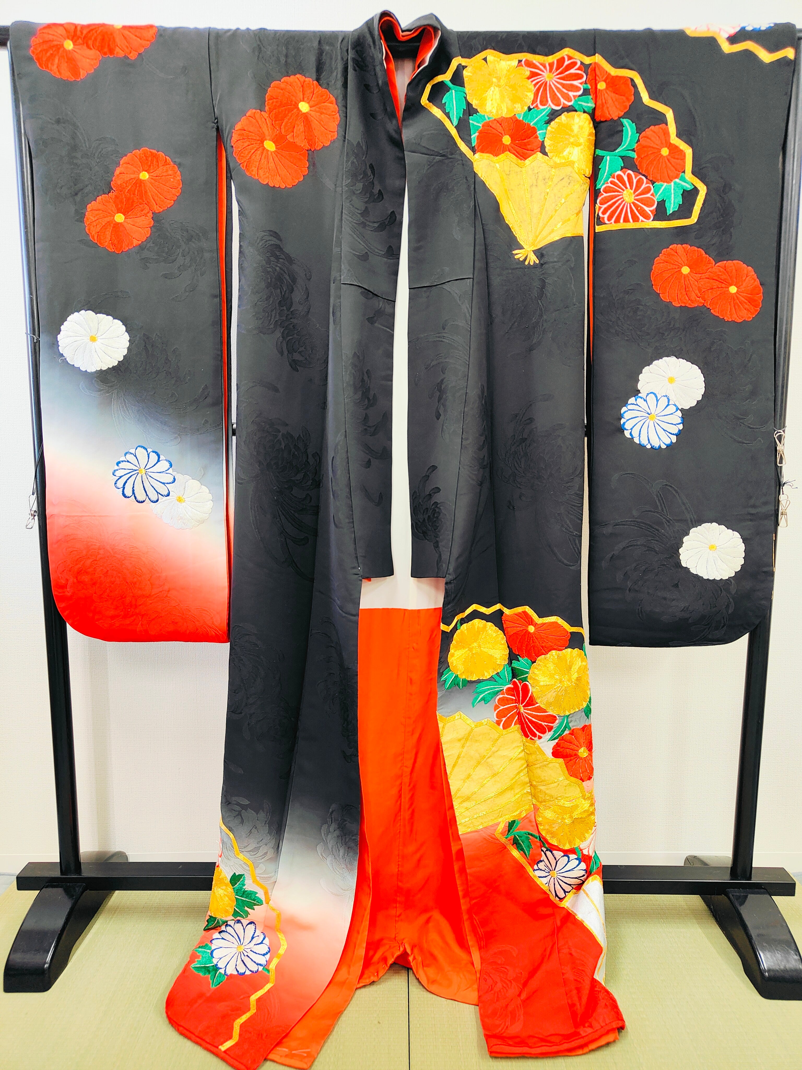◆KWF010 引き振袖 金銀箔 花嫁衣装 結婚式 豪華  刺繍 婚礼 ウエディング 古着