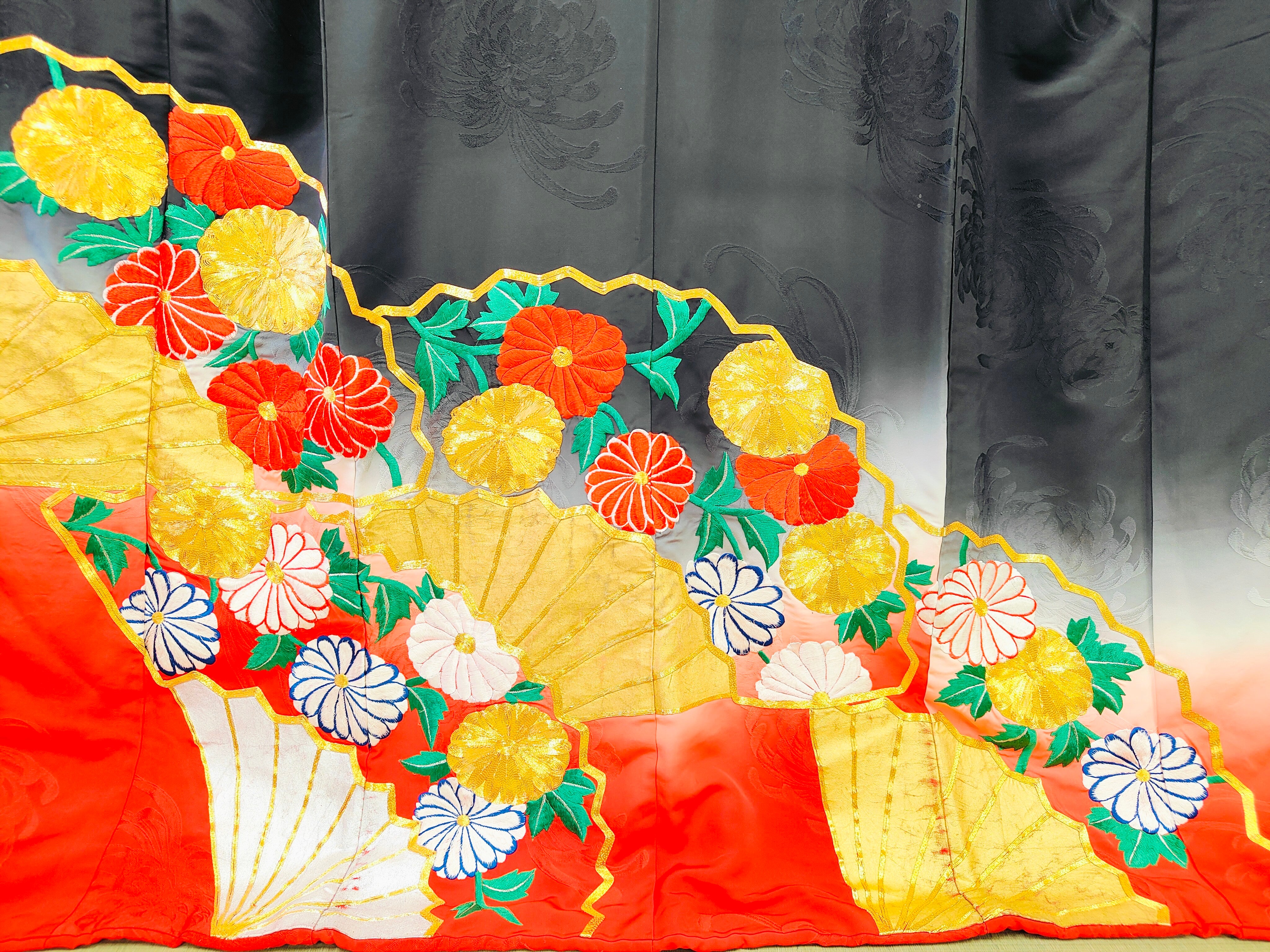 ◆KWF010 引き振袖 金銀箔 花嫁衣装 結婚式 豪華  刺繍 婚礼 ウエディング 古着