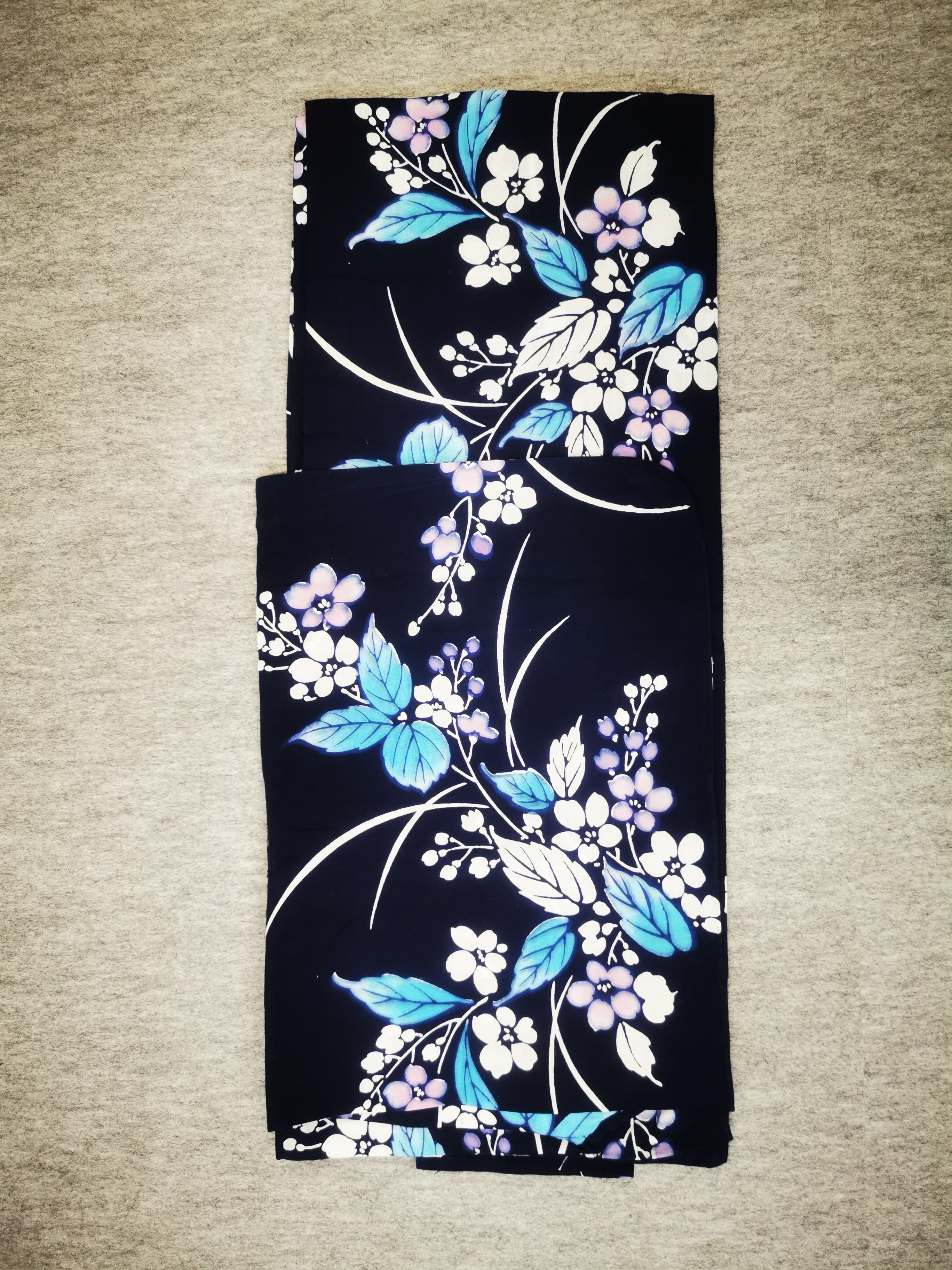 ♦KJ009 Women’s yukata (light cotton kimono worn in the summer or used as a bathrobe)