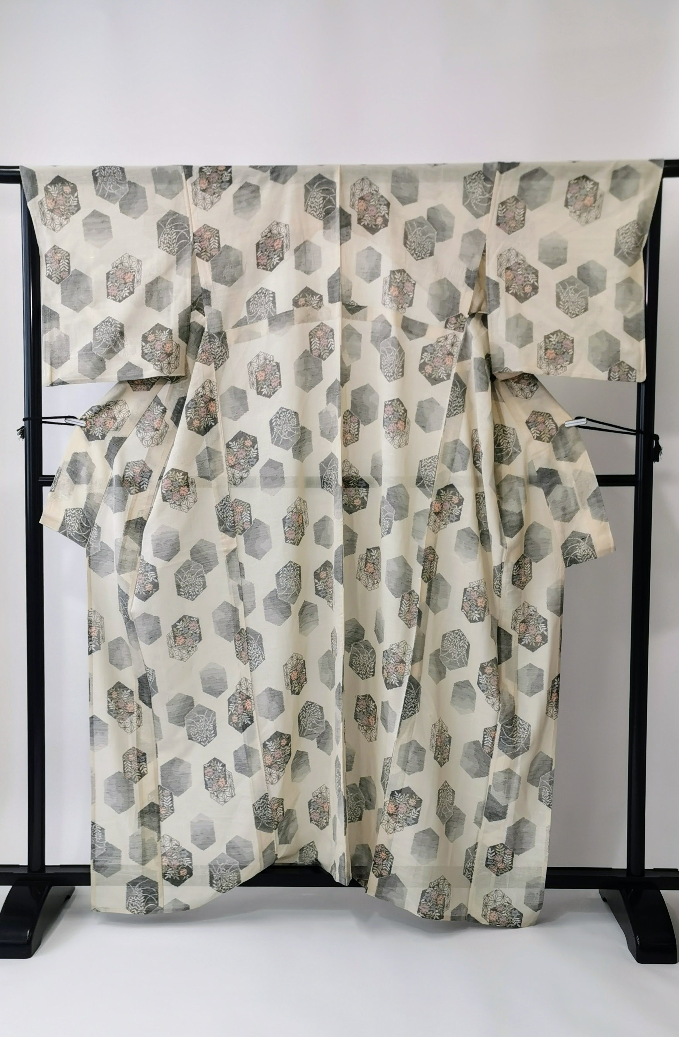 Summer kimono Komon Hexagonal pattern Floral pattern Reuse ◆twkk641