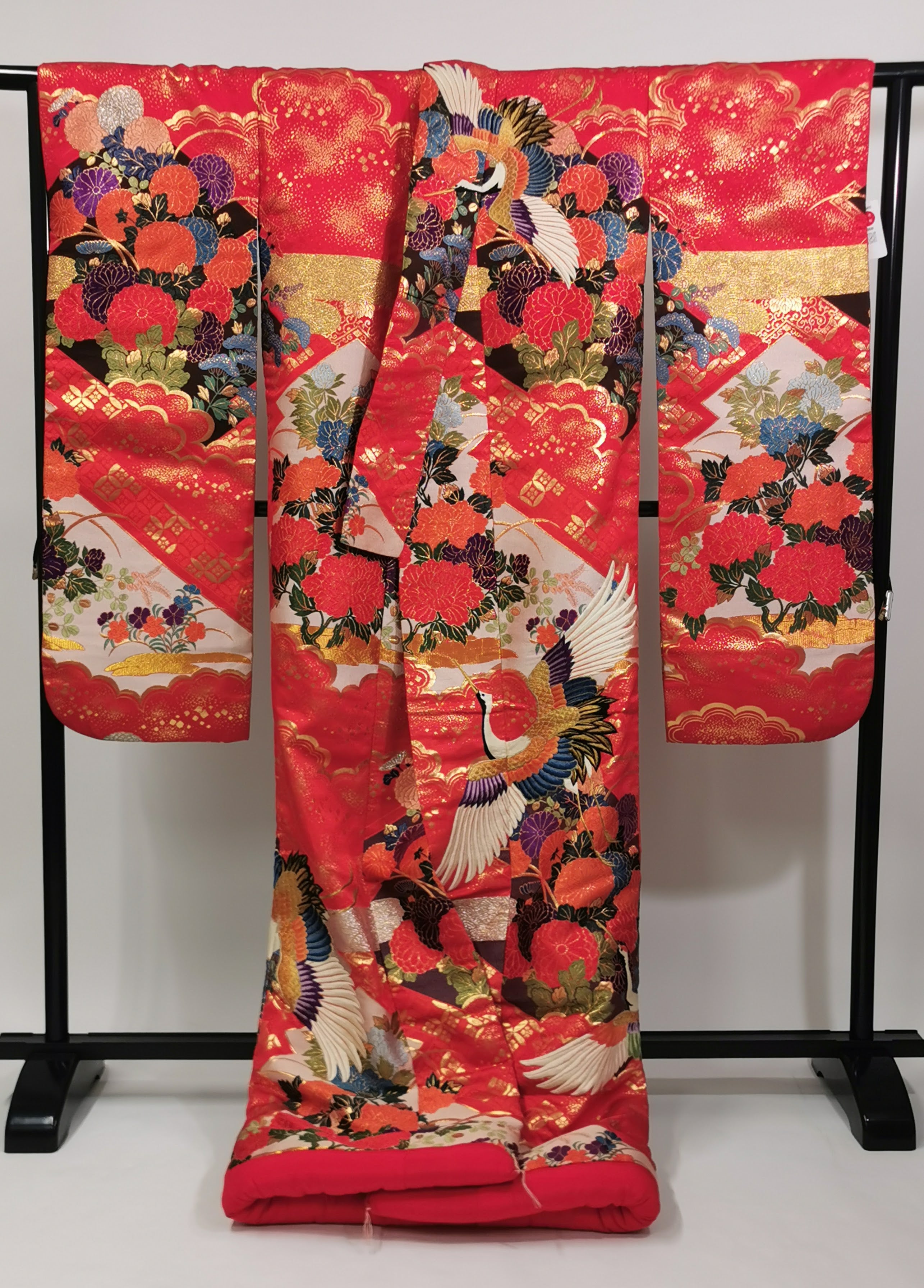 Red Uchikake Kimono with Cranes and Peonies / 鶴と牡丹の赤打掛 – Japanese Wedding Kimono (Vintage, Silk)◆twku682
