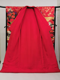 Red Uchikake Kimono with Cranes and Peonies / 鶴と牡丹の赤打掛 – Japanese Wedding Kimono (Vintage, Silk)◆twku682