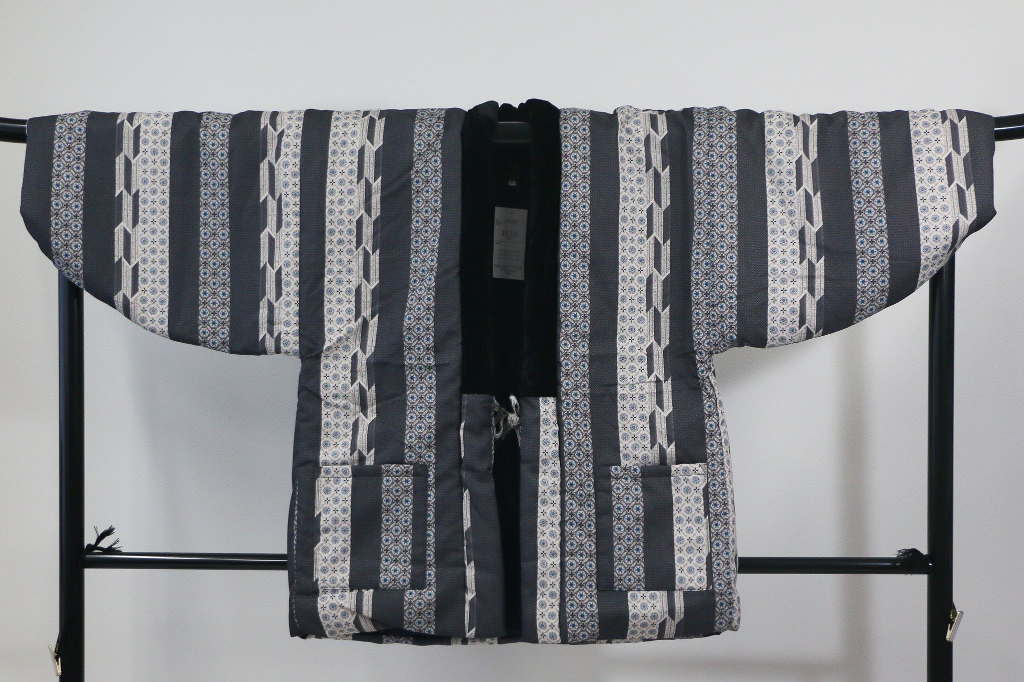 Traditional Japanese Hanten Jacket | 綿入れはんてん（男女兼用・グレー系）軽くて暖かい部屋着◆th683