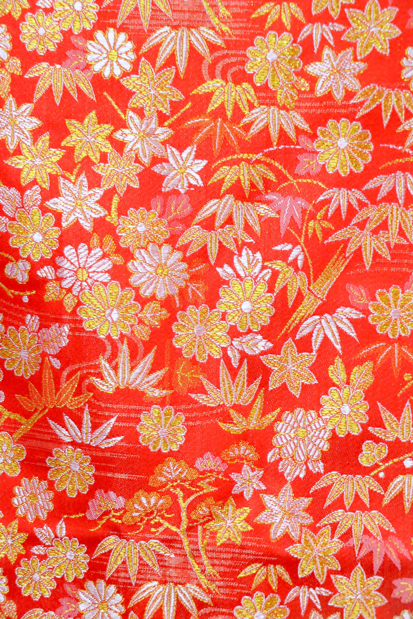 Red Bridal “Hikizuri” Kimono – Embroidered Floral Pattern / 朱赤の引き振袖・金糸の総柄刺繍◆twff714