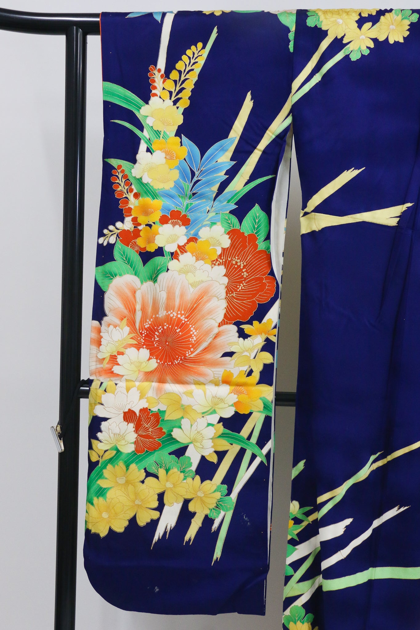 Vintage Furisode Kimono – 深藍 × 華やか花柄 – Vibrant Floral Pattern◆twf725