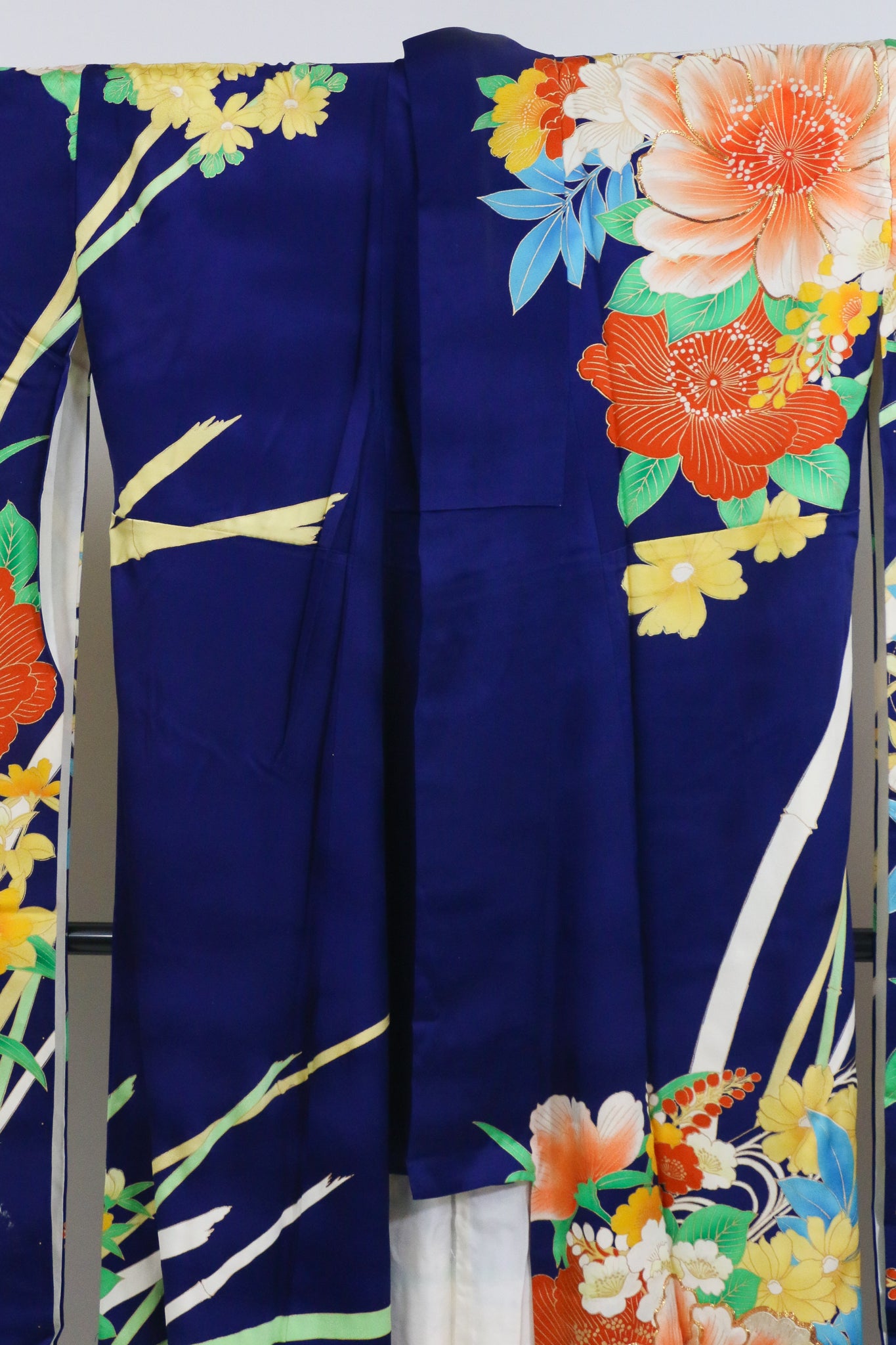 Vintage Furisode Kimono – 深藍 × 華やか花柄 – Vibrant Floral Pattern◆twf725