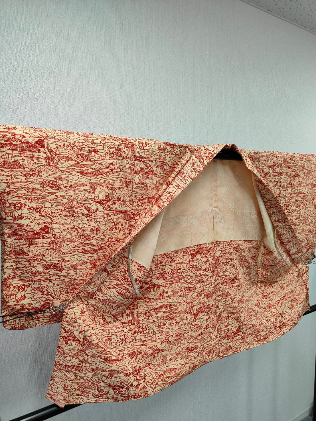 ◇KWH044 羽織 袷羽織 紐付き Haori 赤系 古着 レトロ 和服