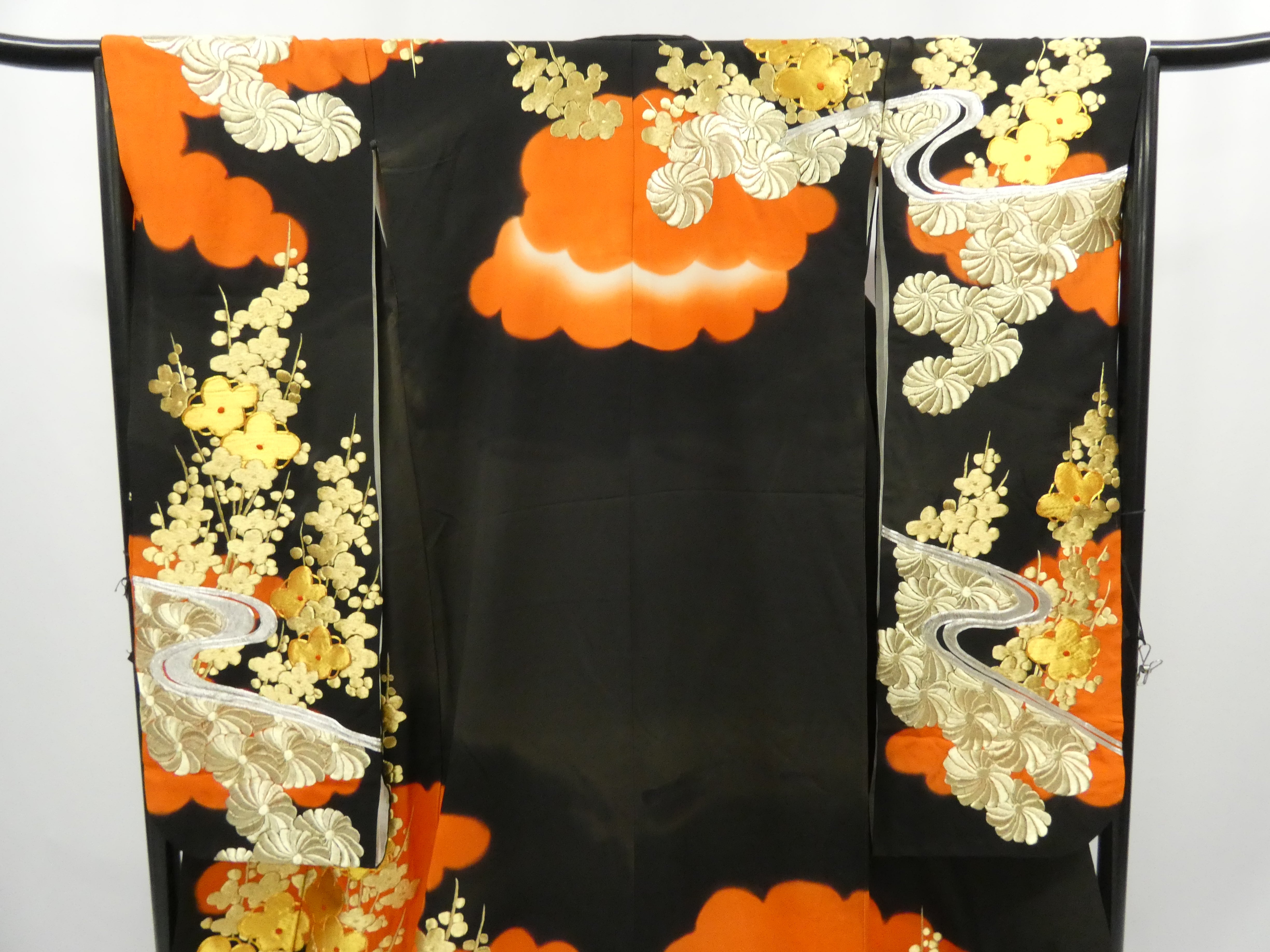 ◆KWF031 引き振袖 金銀箔 花嫁衣装 結婚式 豪華  刺繍 婚礼 ウエディング 古着
