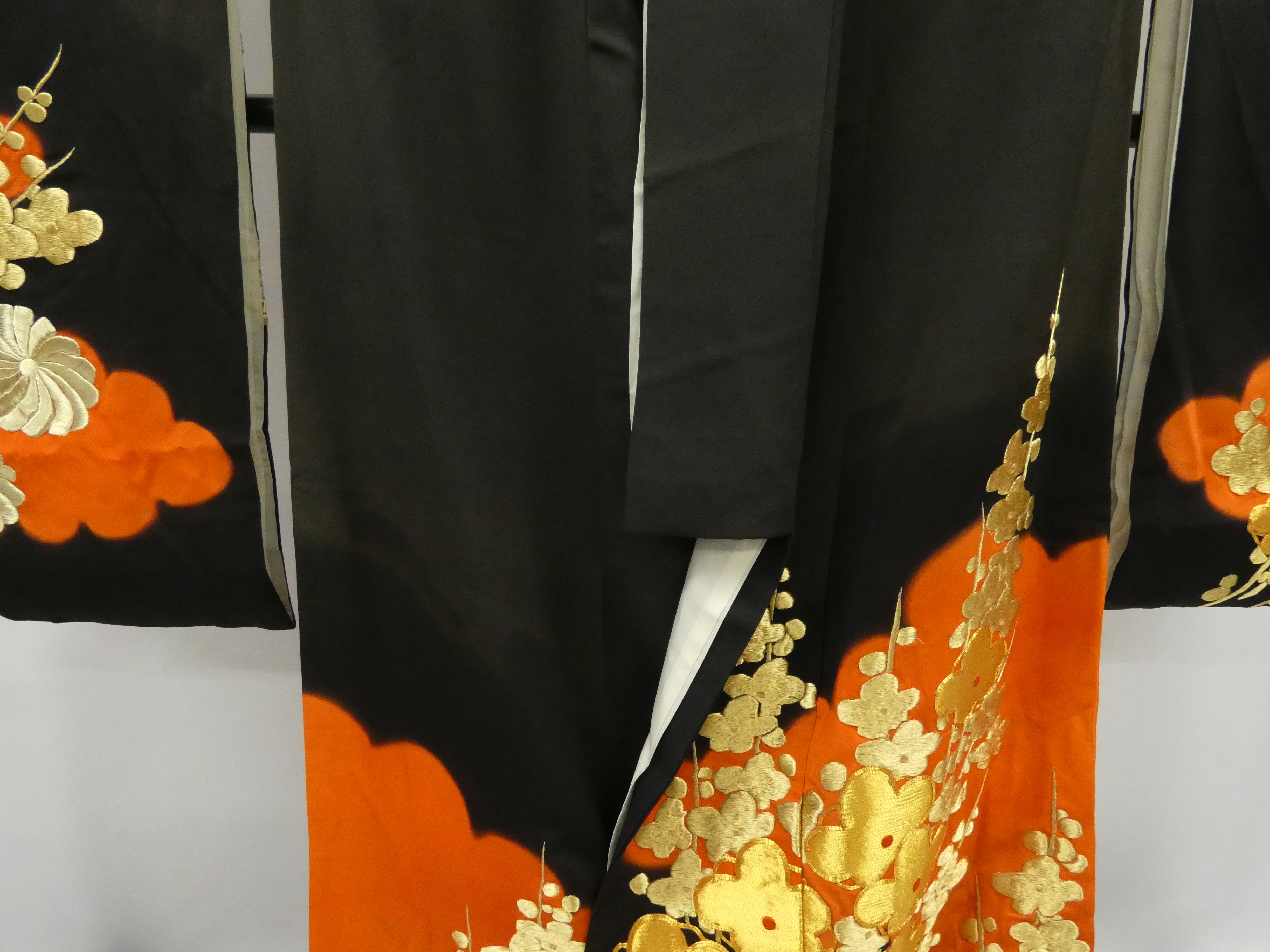 ◆KWF031 引き振袖 金銀箔 花嫁衣装 結婚式 豪華  刺繍 婚礼 ウエディング 古着