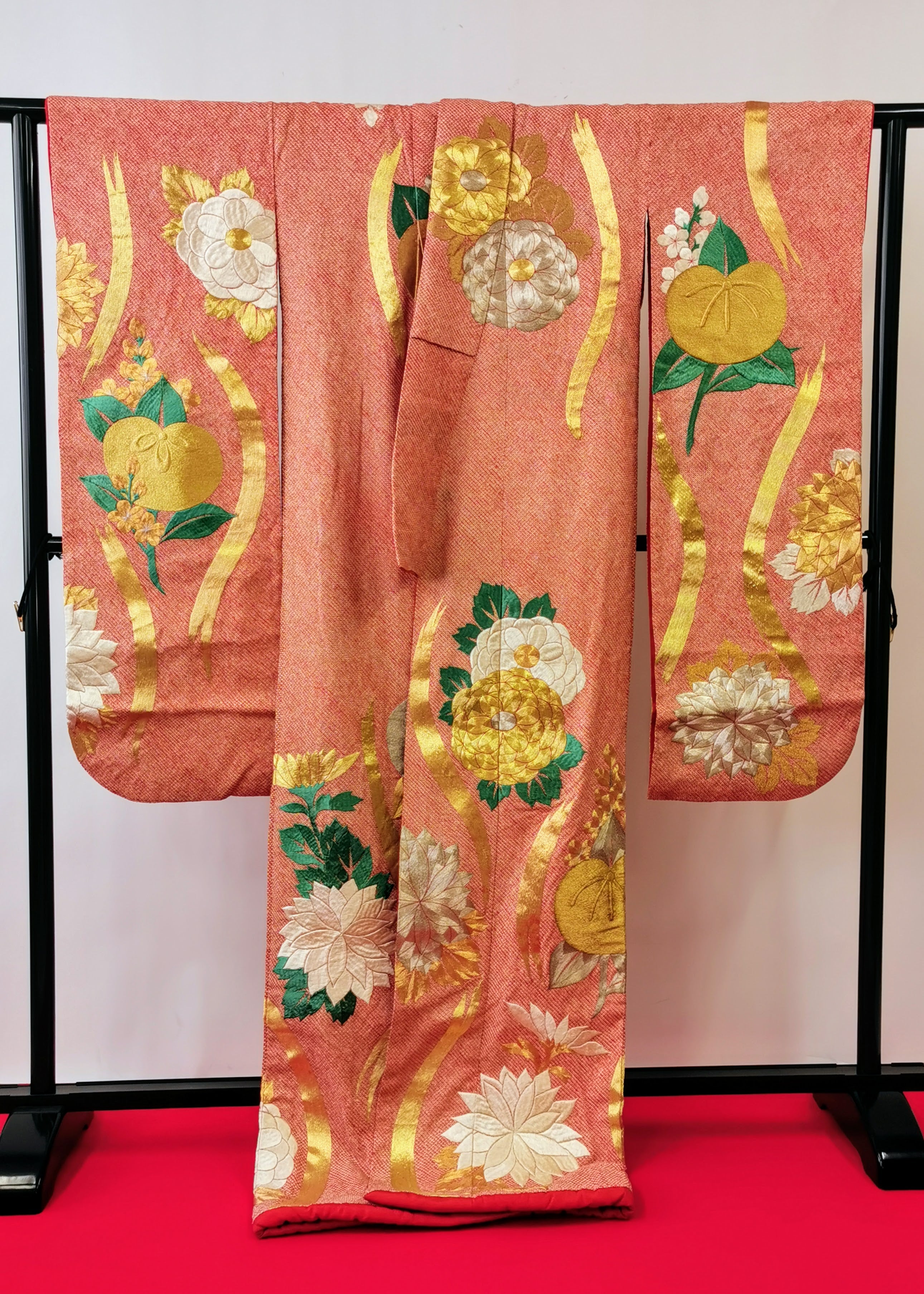 【豪華美品】引き振袖　お引きずり　和装婚　前撮り　朱色花柄 引き振袖レンタル 結婚式 フォトウェディング 新婦和装 紋付き